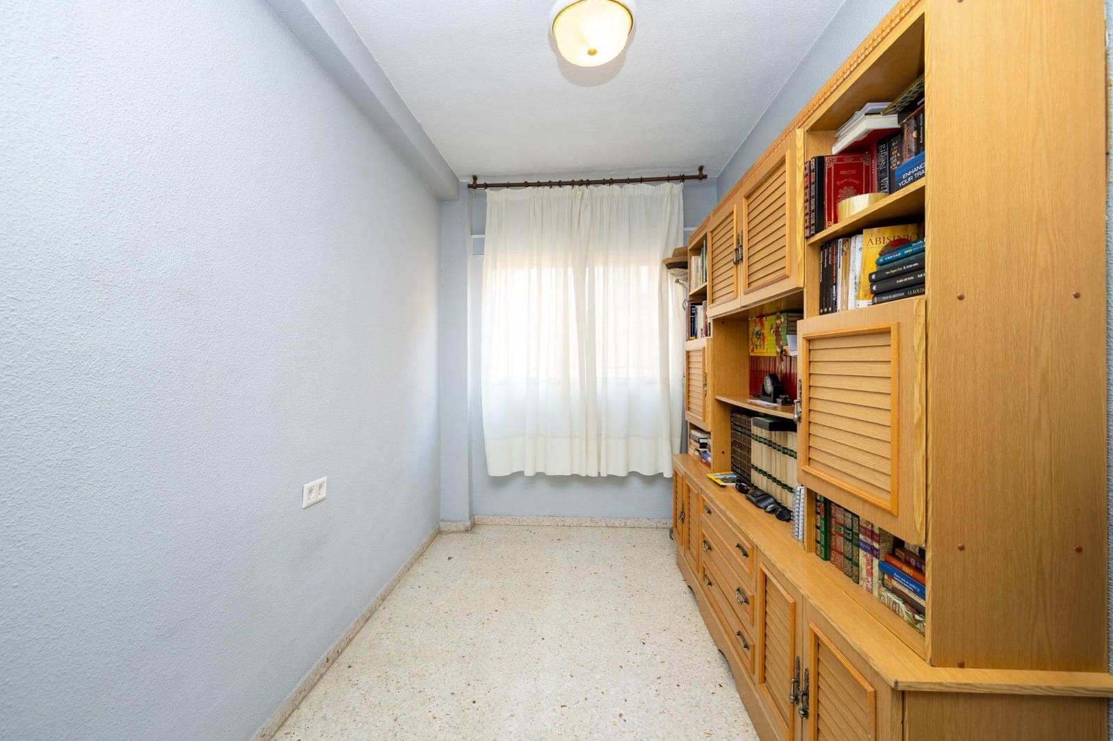 3 bedroom Apartment for sale in Granada city with garage - € 199,900 (Ref: 9674909)