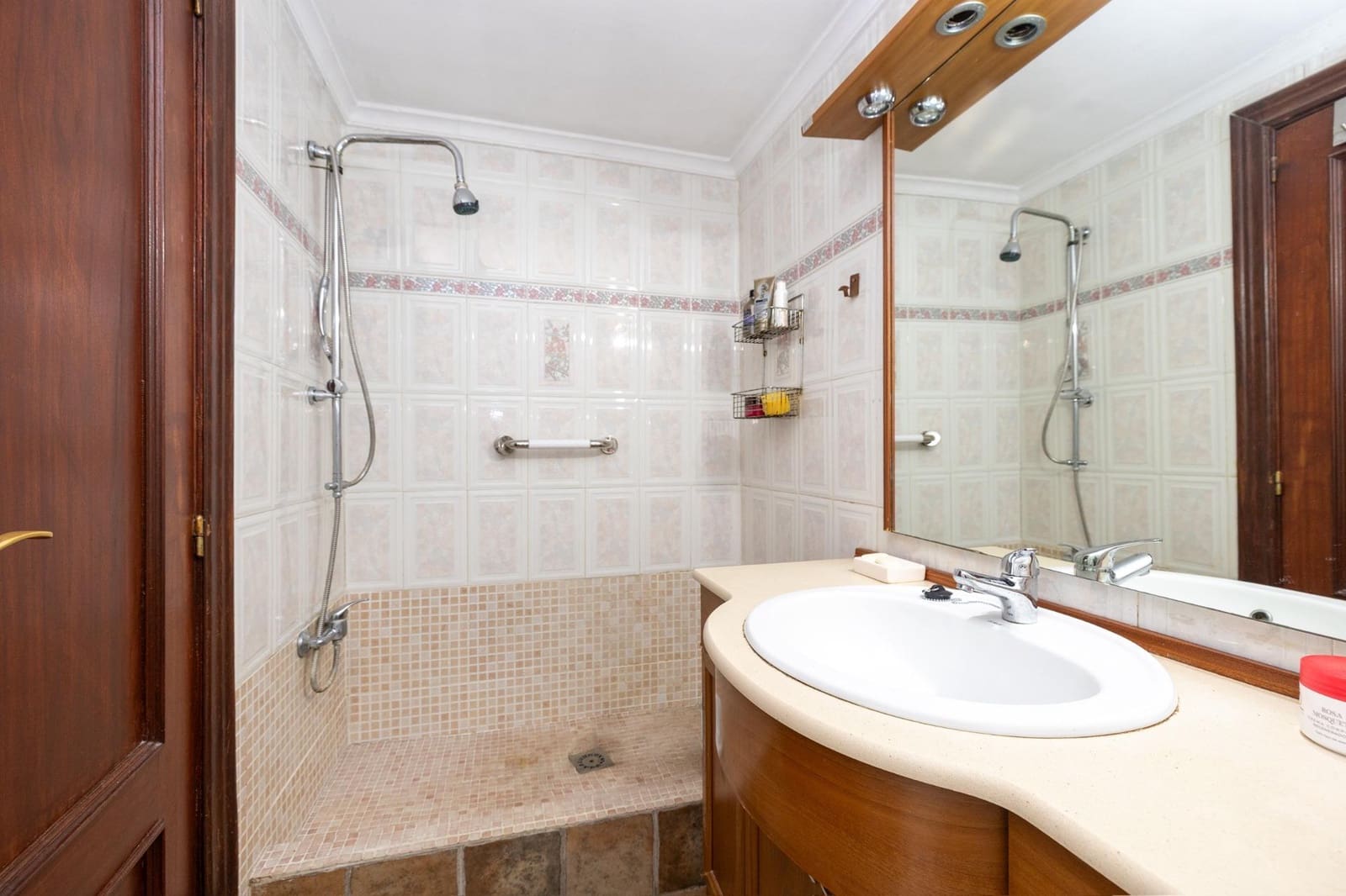 3 bedroom Apartment for sale in Granada city with garage - € 199,900 (Ref: 9674909)