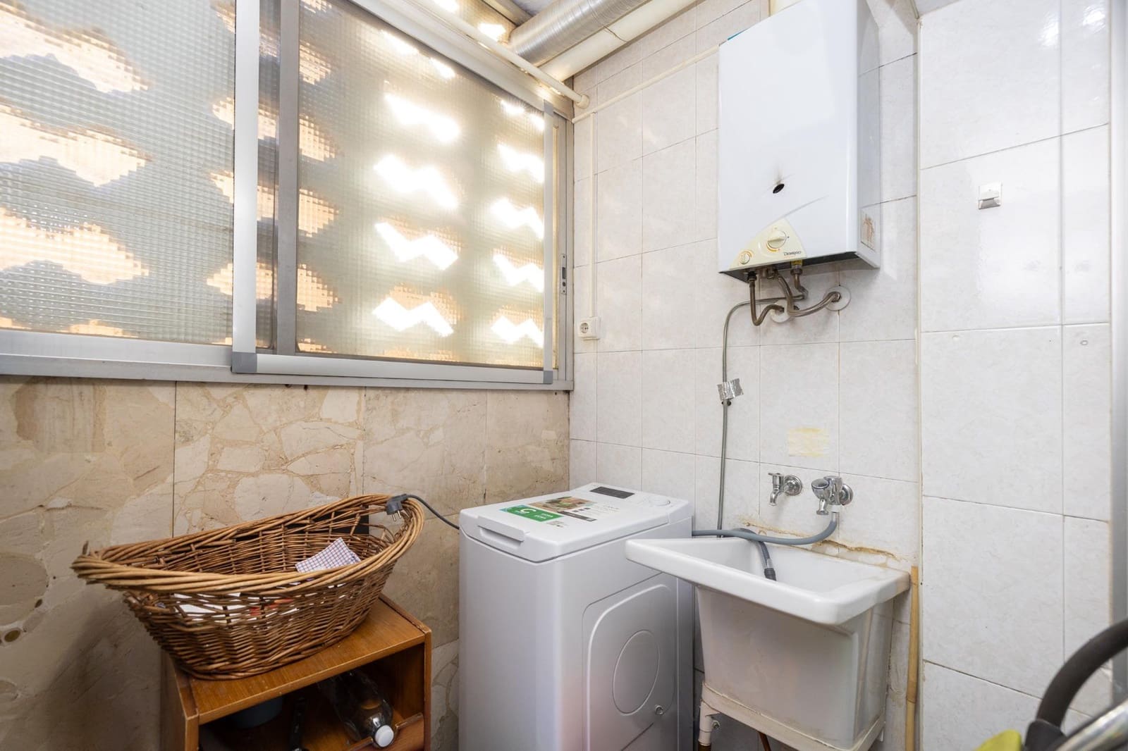 3 bedroom Apartment for sale in Granada city with garage - € 199,900 (Ref: 9674909)