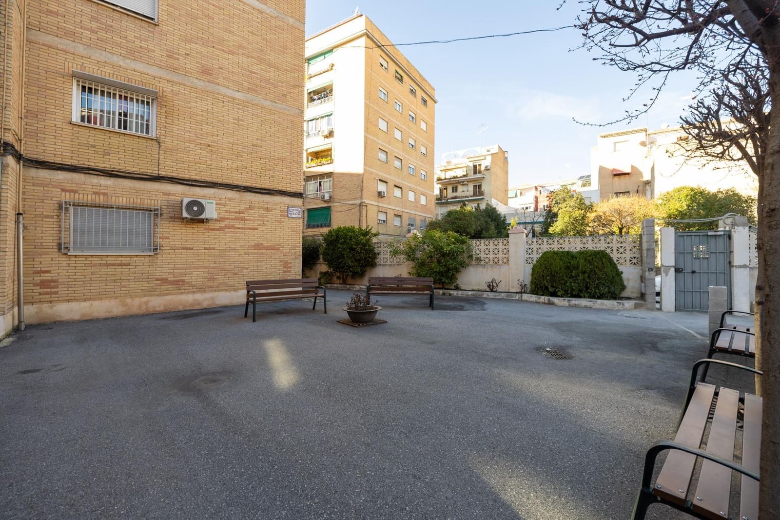 3 bedroom Apartment for sale in Granada city with garage - € 199,900 (Ref: 9674909)