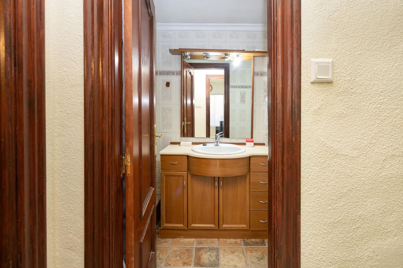 3 bedroom Apartment for sale in Granada city with garage - € 199,900 (Ref: 9674909)