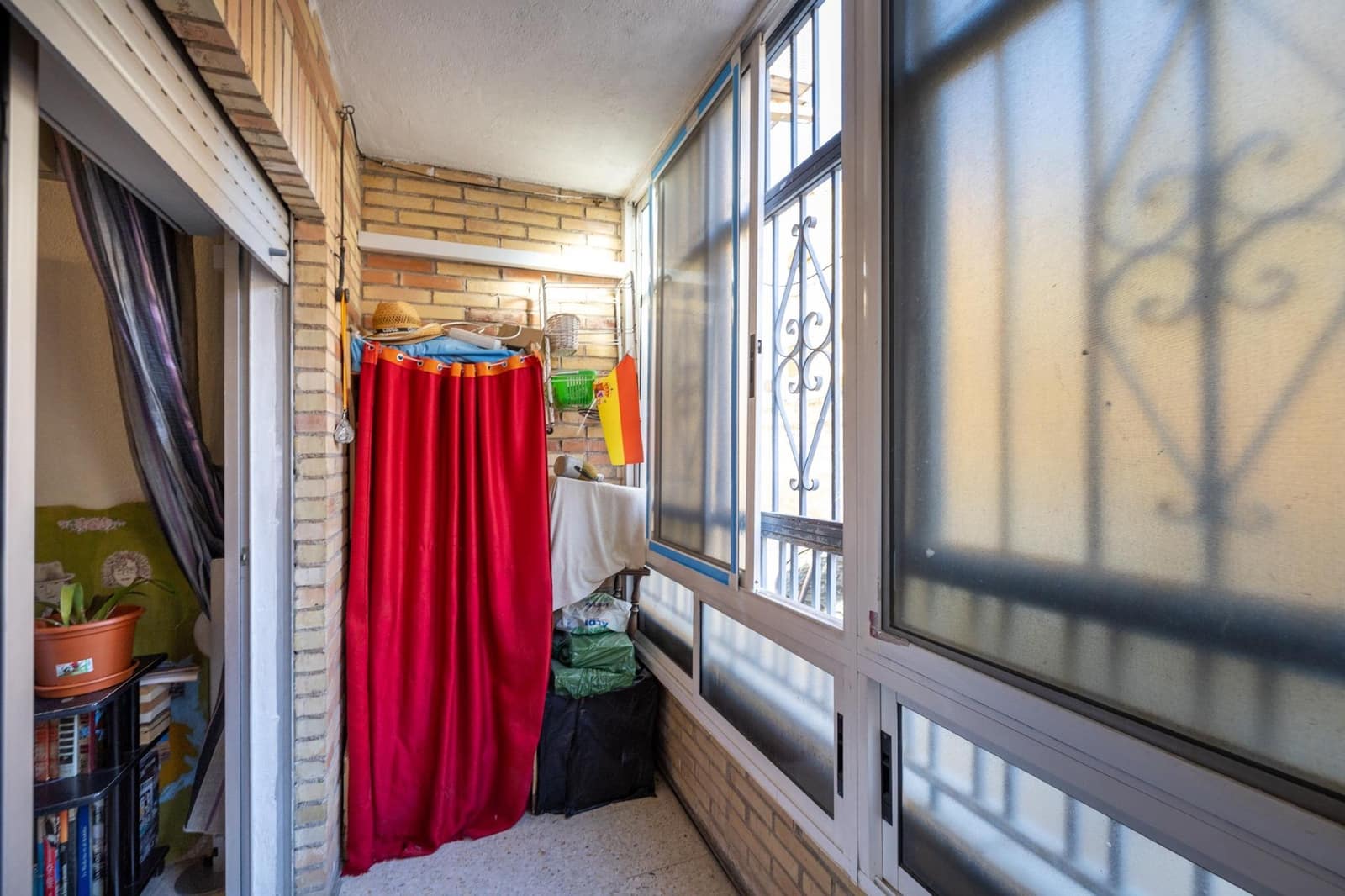 3 bedroom Apartment for sale in Granada city with garage - € 199,900 (Ref: 9674909)