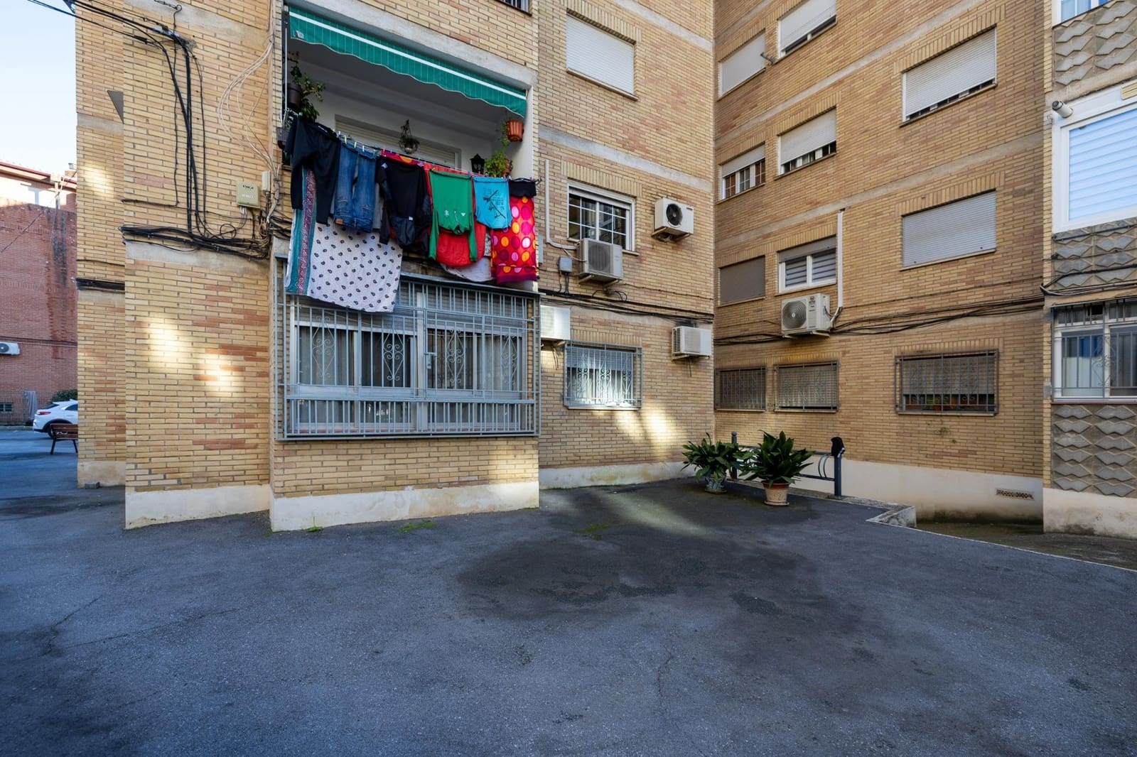 3 bedroom Apartment for sale in Granada city with garage - € 199,900 (Ref: 9674909)