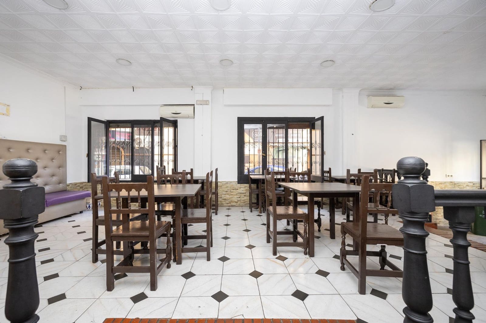 Business for sale in Maracena - € 280,000 (Ref: 9674911)