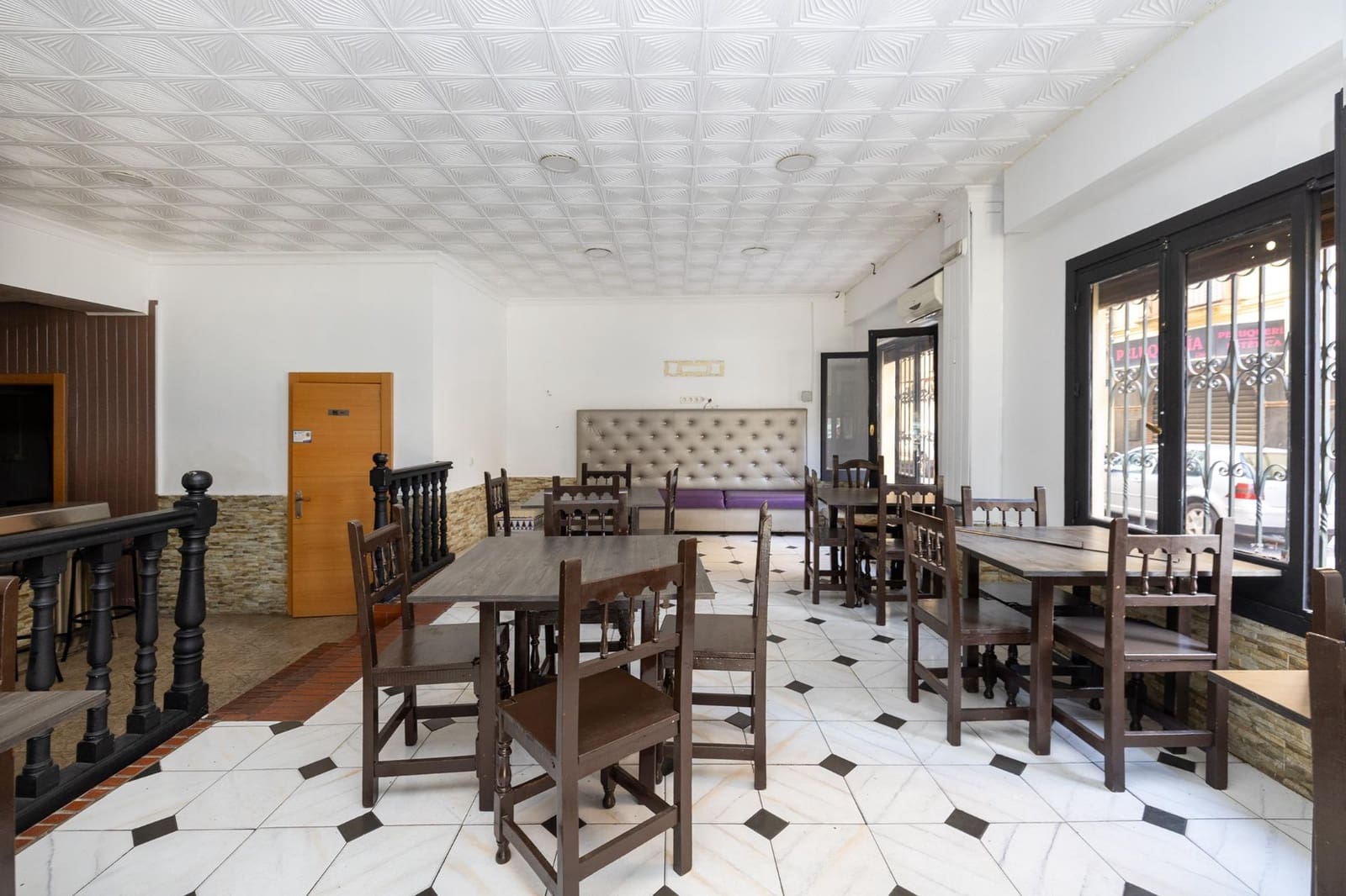 Business for sale in Maracena - € 280,000 (Ref: 9674911)