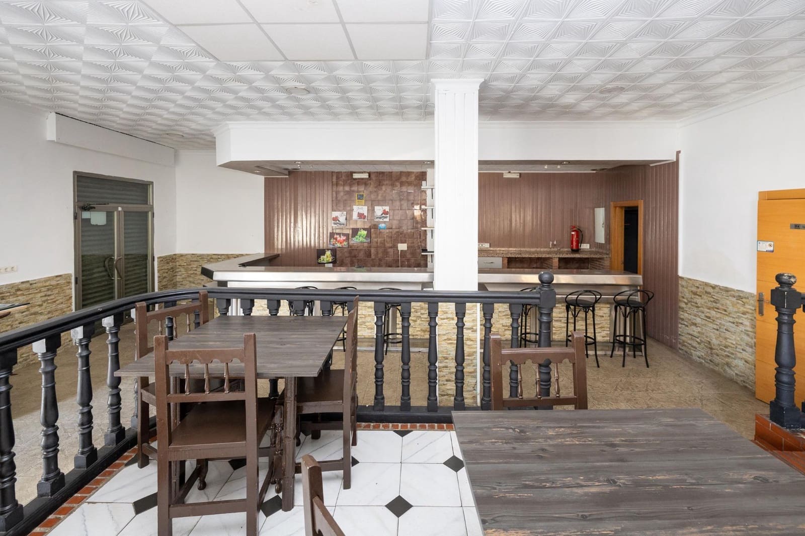 Business for sale in Maracena - € 280,000 (Ref: 9674911)