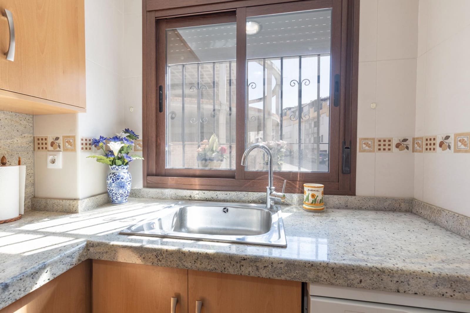 Piso de 2 habitaciones en La Zubia en venta con piscina - 160.000 € (Ref: 9674912)