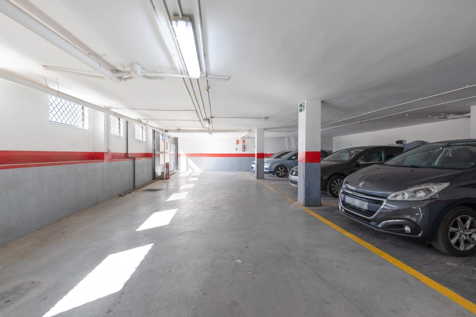 Piso de 2 habitaciones en La Zubia en venta con piscina - 160.000 € (Ref: 9674912)