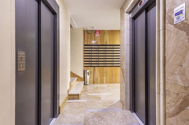 3 slaapkamer Flat te koop in Centro, Granada stad - € 420.000 (Ref: 9674913)