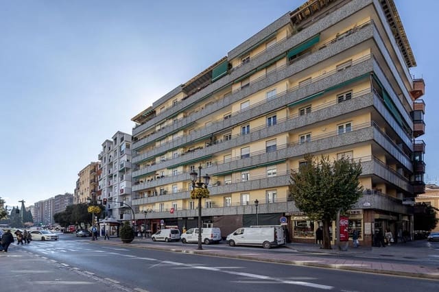 3 slaapkamer Flat te koop in Centro, Granada stad - € 420.000 (Ref: 9674913)