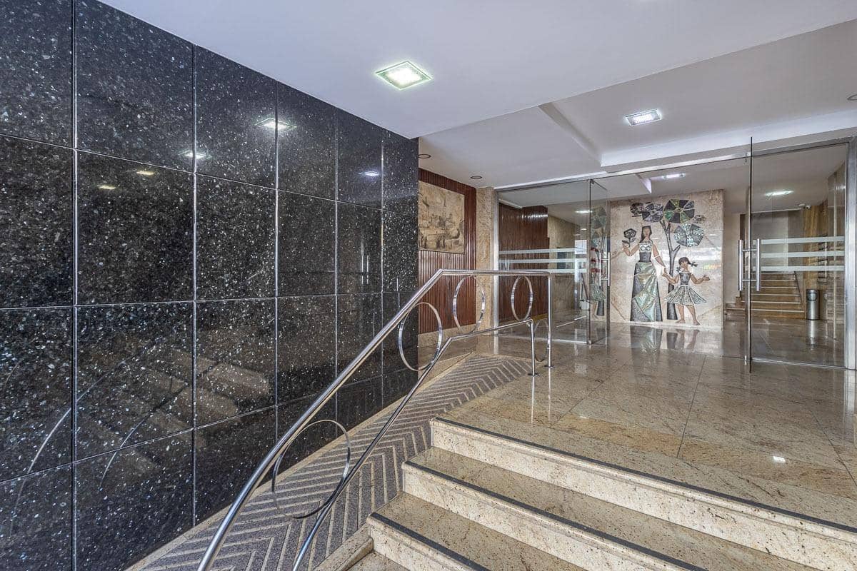 3 bedroom Flat for sale in Granada city - € 420,000 (Ref: 9674913)