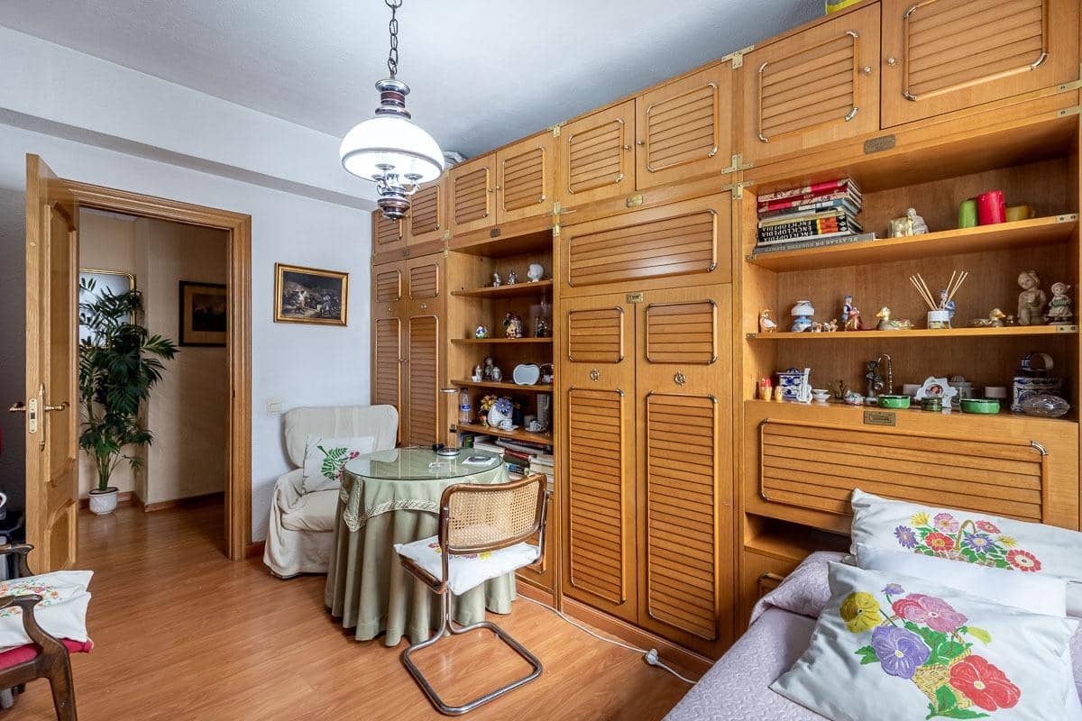 3 bedroom Flat for sale in Granada city - € 420,000 (Ref: 9674913)