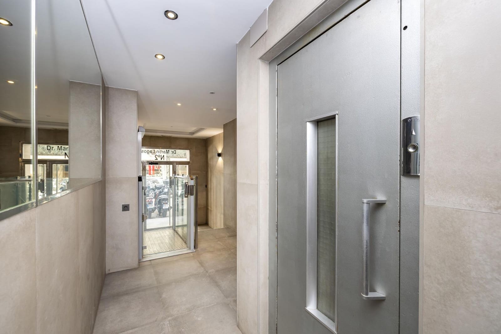 2 bedroom Flat for sale in Granada city - € 360,000 (Ref: 9674914)