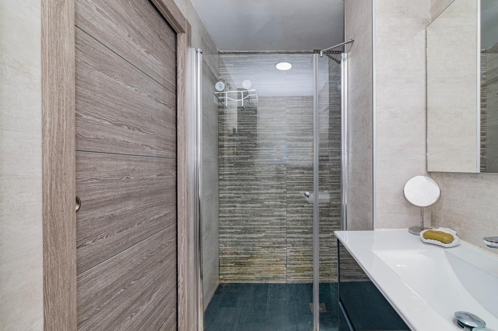 3 Zimmer Wohnung zu verkaufen in Granada Stadt - 239.000 € (Ref: 9674916)