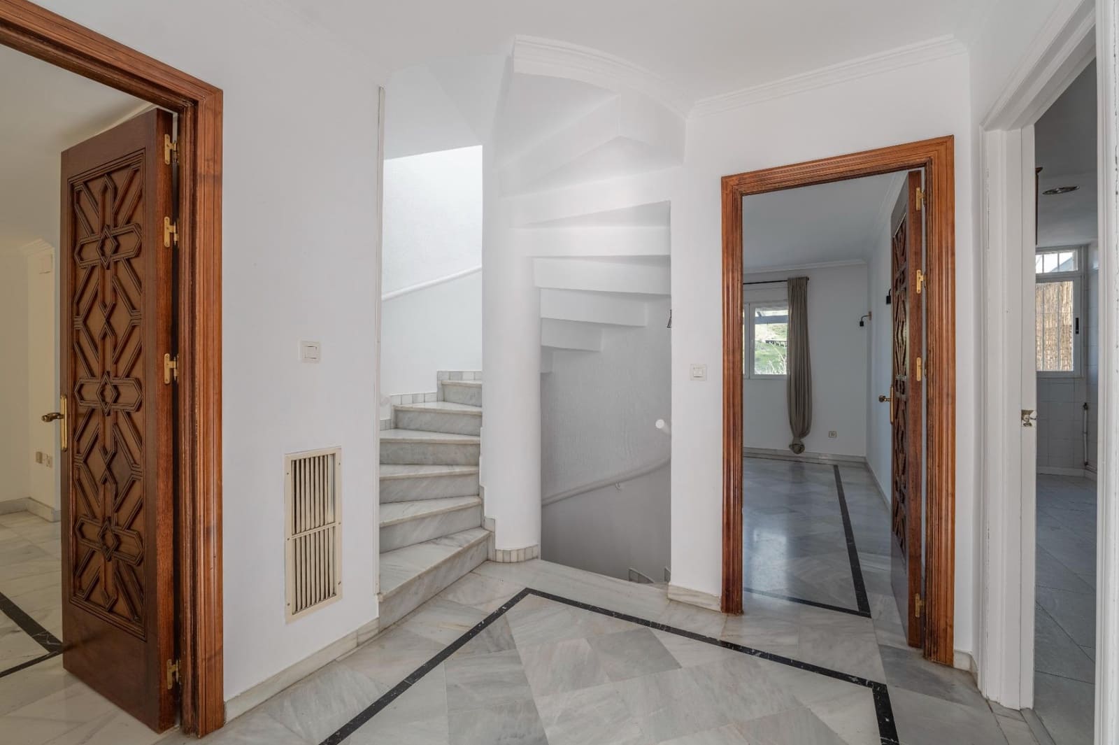 5 quarto Moradia Geminada para venda em Granada cidade - 660 000 € (Ref: 9674917)
