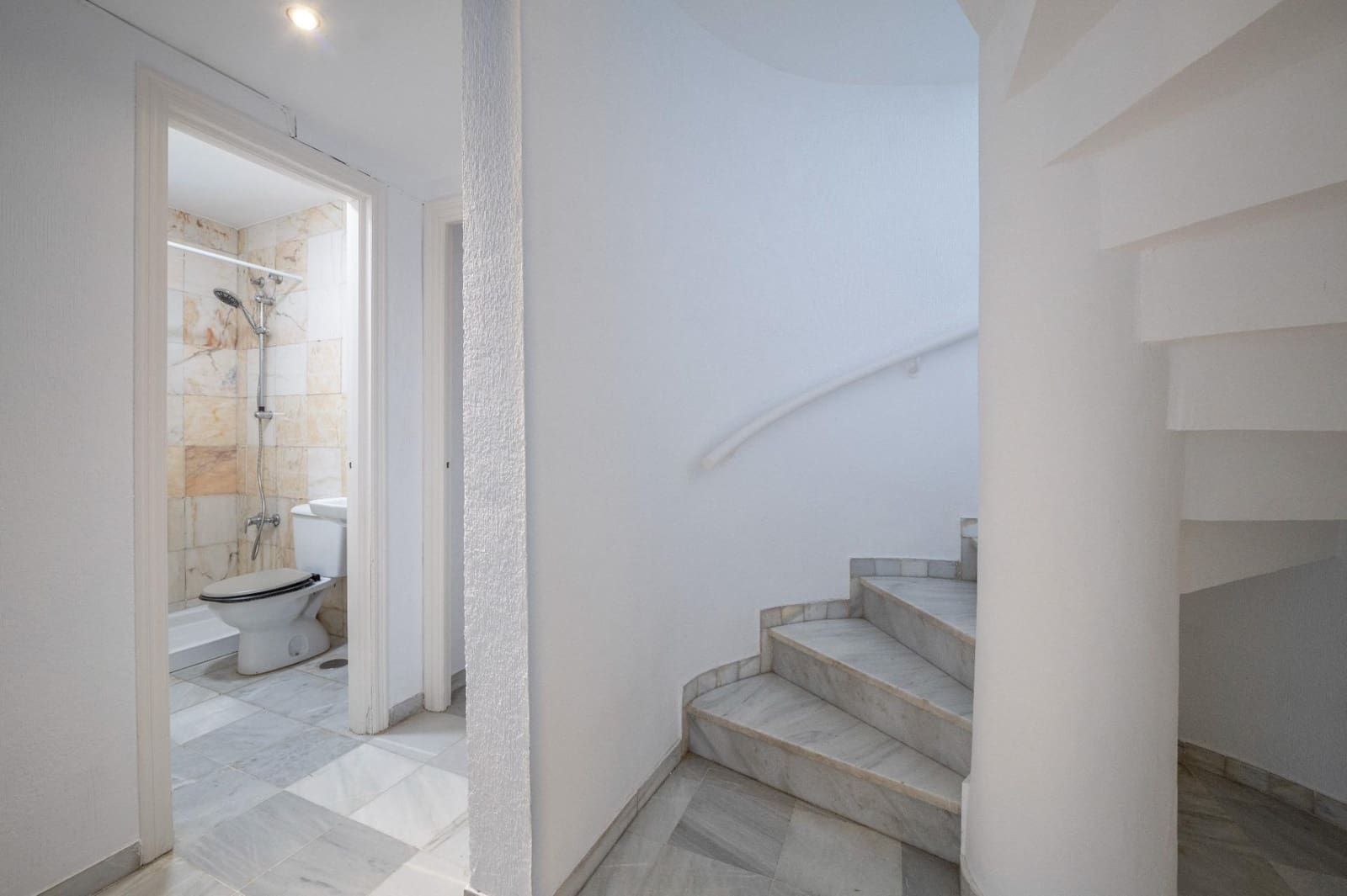 5 quarto Moradia Geminada para venda em Granada cidade - 660 000 € (Ref: 9674917)