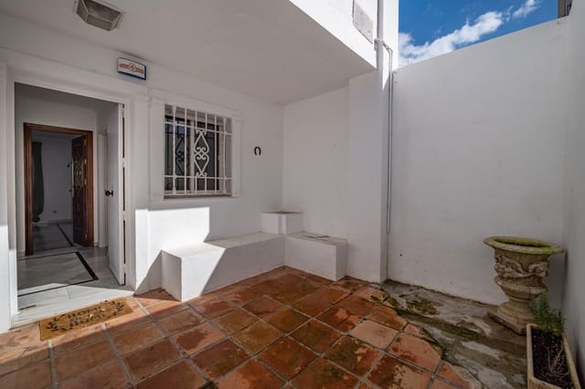 5 Zimmer Doppelhaus zu verkaufen in Granada Stadt - 660.000 € (Ref: 9674917)