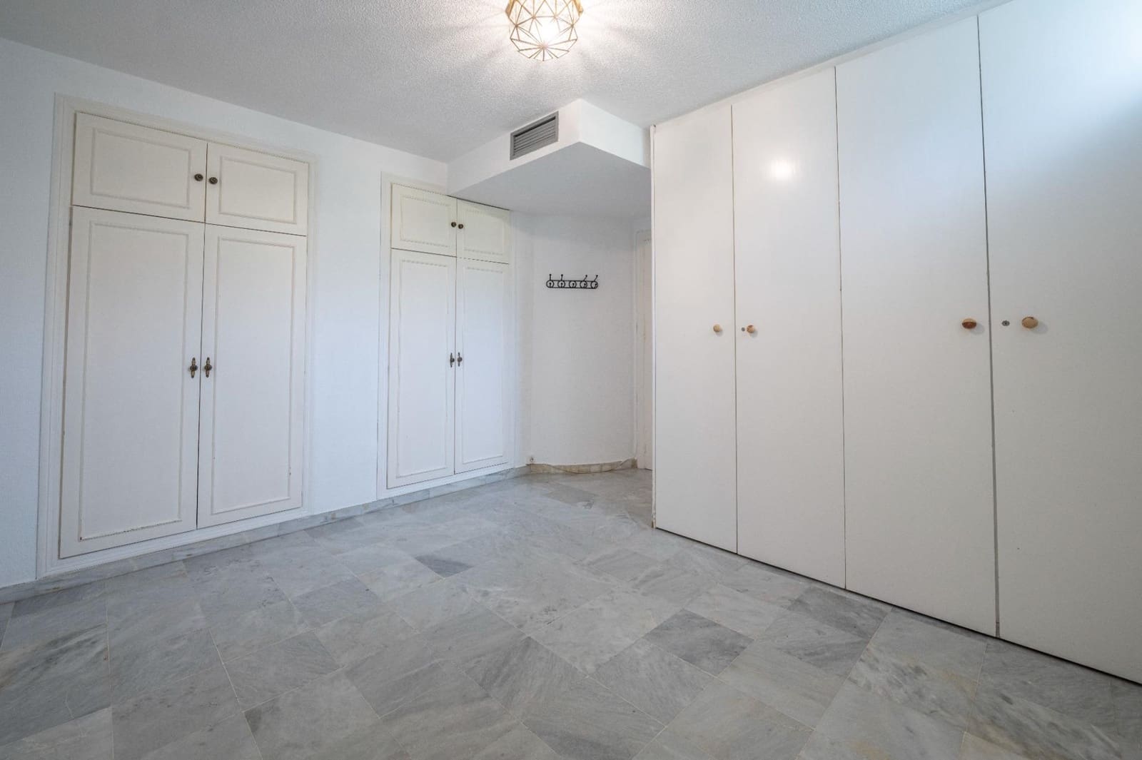 5 quarto Moradia Geminada para venda em Granada cidade - 660 000 € (Ref: 9674917)