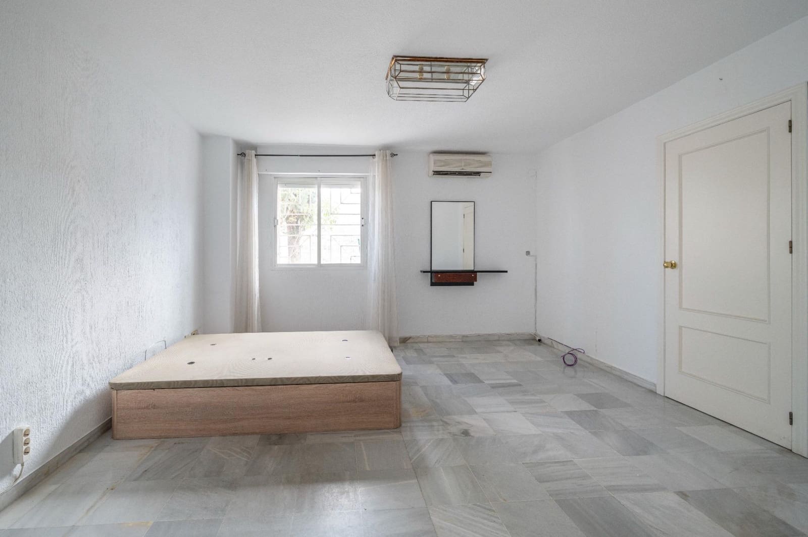 5 quarto Moradia Geminada para venda em Granada cidade - 660 000 € (Ref: 9674917)