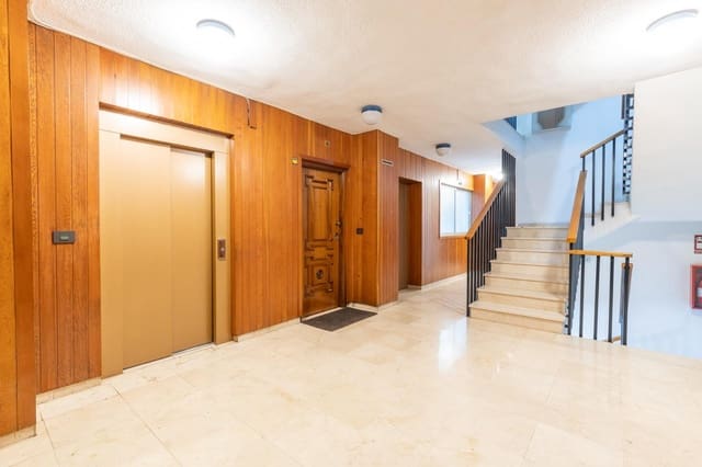 7 chambre Appartement à vendre à Centro, Grenade ville avec garage - 850 000 € (Ref: 9674919)