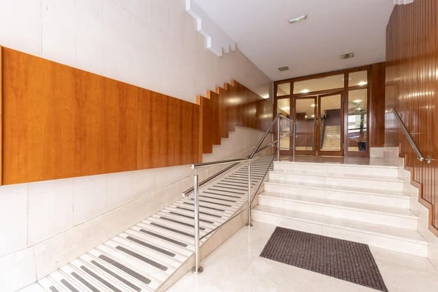 7 chambre Appartement à vendre à Centro, Grenade ville avec garage - 850 000 € (Ref: 9674919)