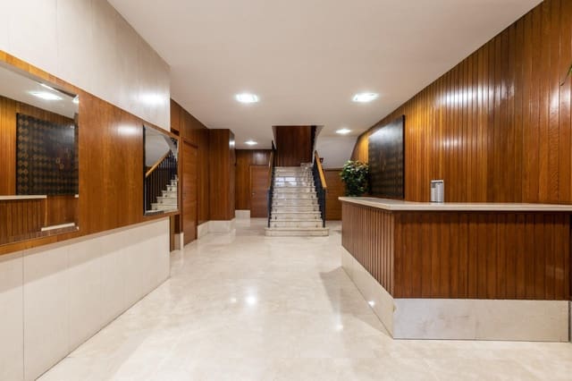 7 chambre Appartement à vendre à Centro, Grenade ville avec garage - 850 000 € (Ref: 9674919)