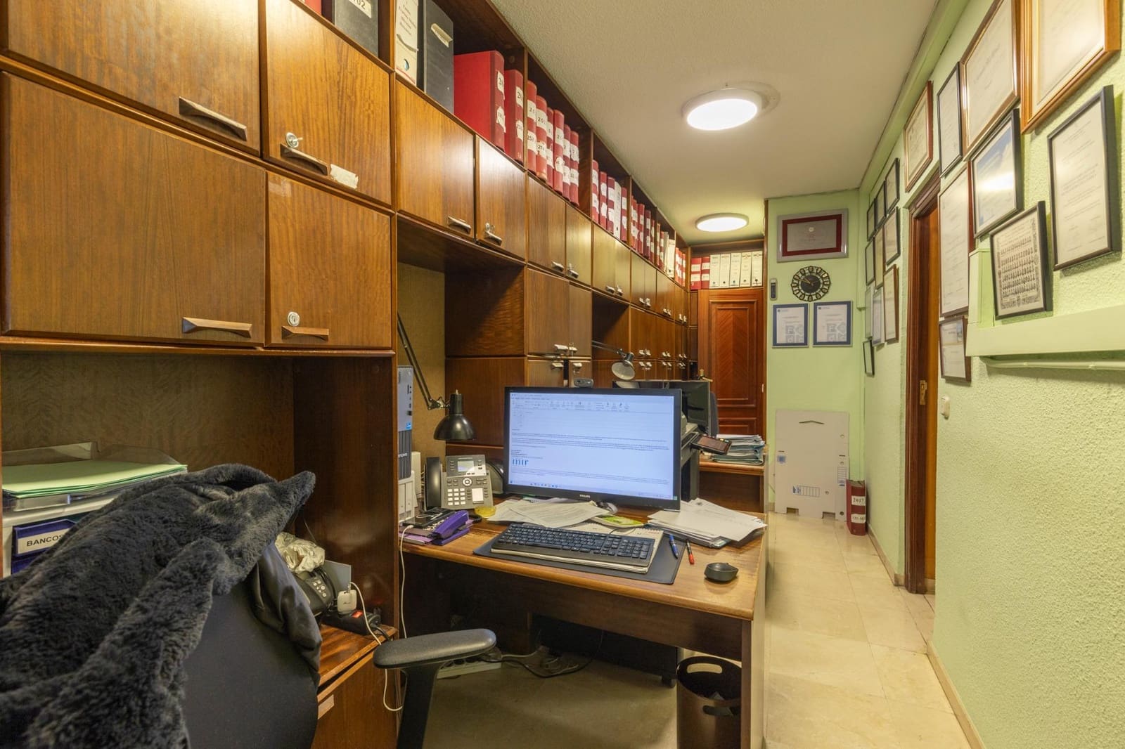 7 bedroom Flat for sale in Granada city with garage - € 850,000 (Ref: 9674919)