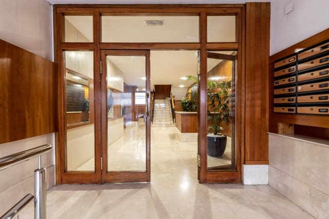 7 chambre Appartement à vendre à Centro, Grenade ville avec garage - 850 000 € (Ref: 9674919)