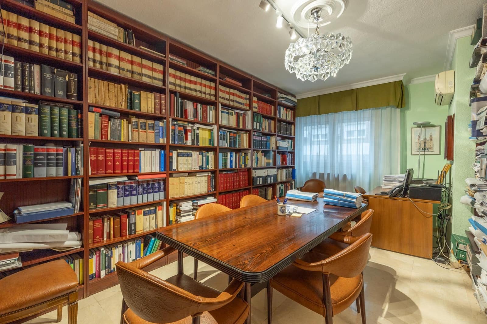 7 bedroom Flat for sale in Granada city with garage - € 850,000 (Ref: 9674919)