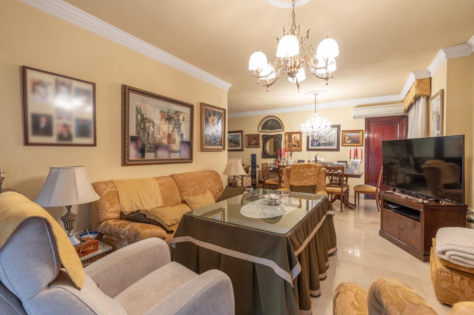 7 bedroom Flat for sale in Granada city with garage - € 850,000 (Ref: 9674919)