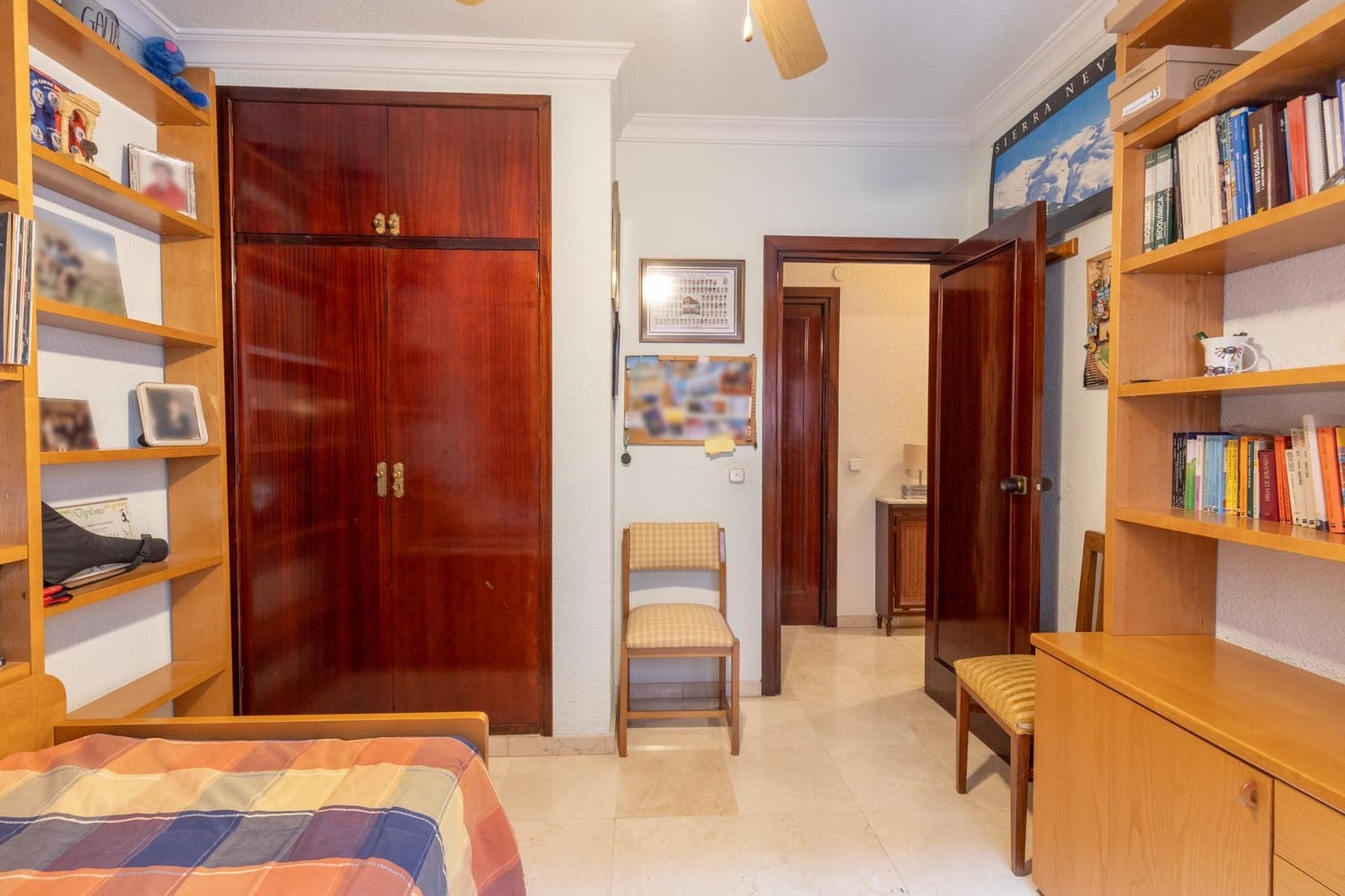 7 bedroom Flat for sale in Granada city with garage - € 850,000 (Ref: 9674919)