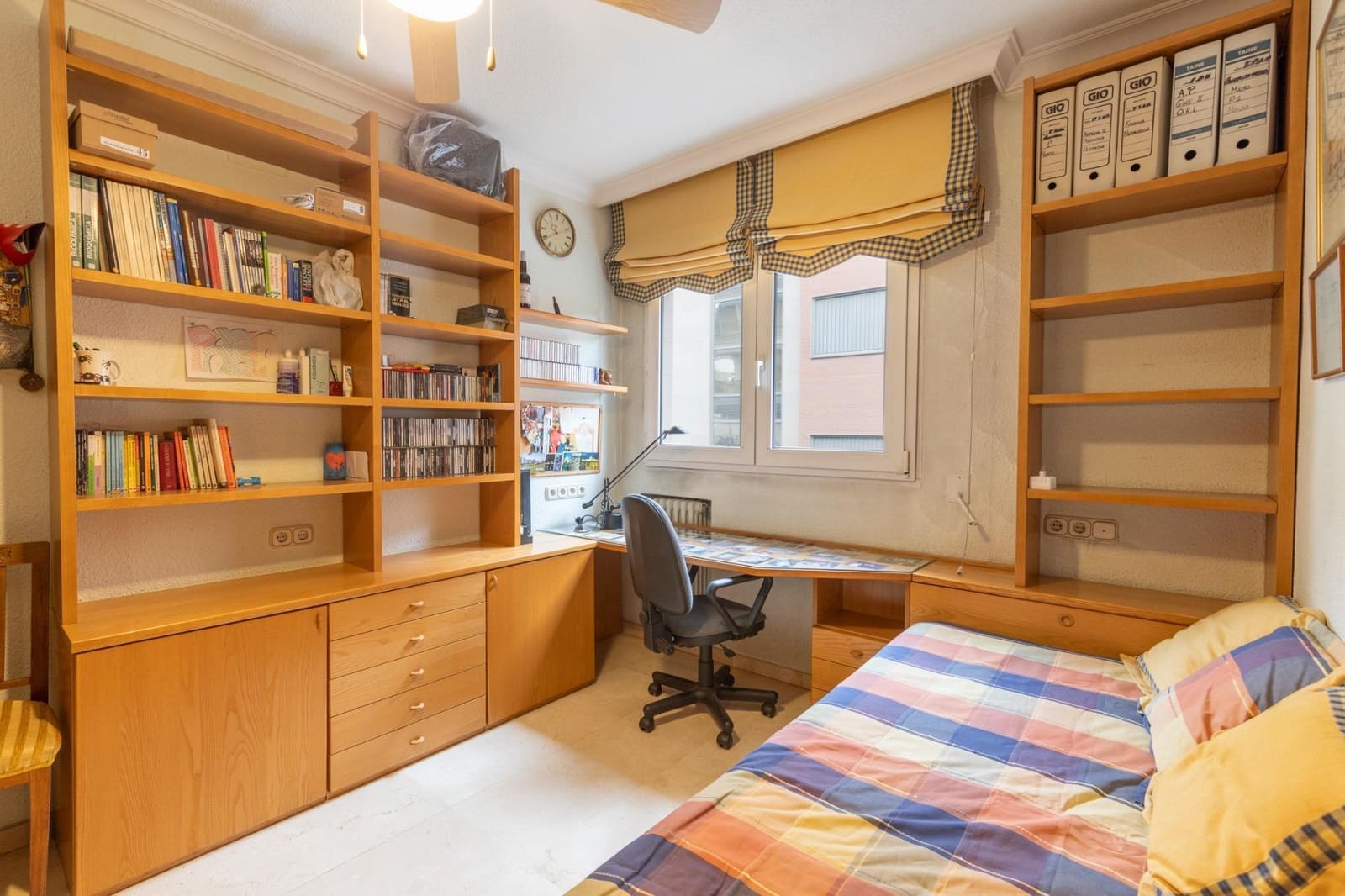 7 bedroom Flat for sale in Granada city with garage - € 850,000 (Ref: 9674919)