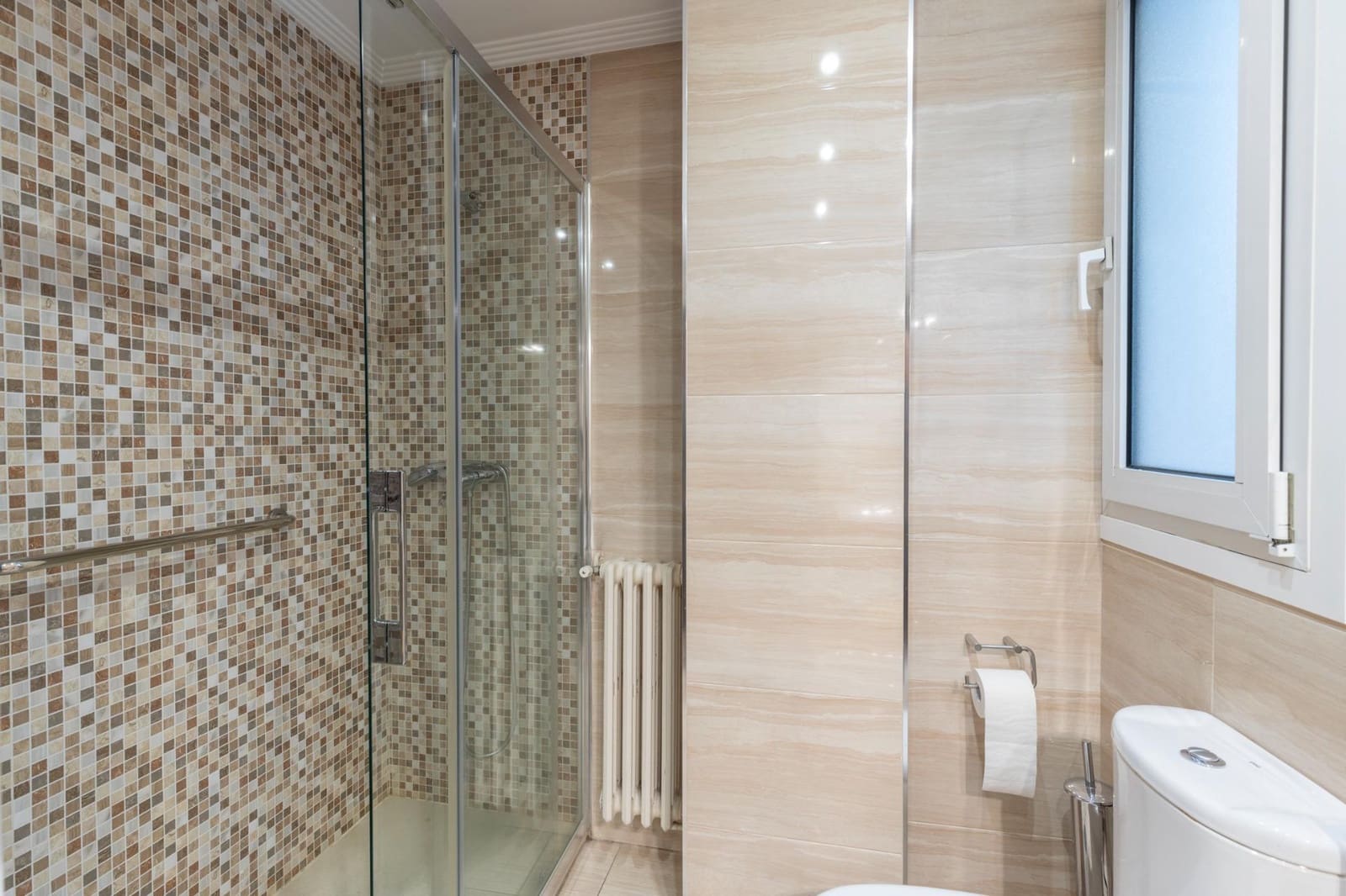 7 bedroom Flat for sale in Granada city with garage - € 850,000 (Ref: 9674919)