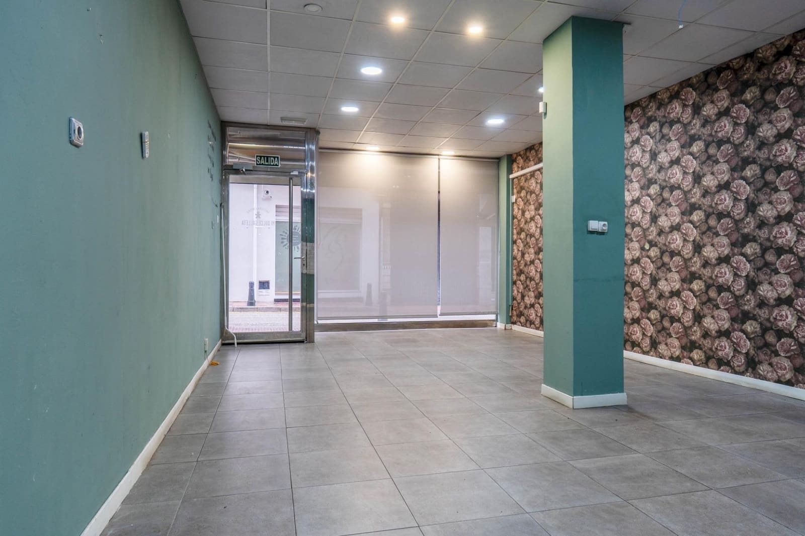 Kaupallinen myytävänä paikassa Armilla - 105 000 € (Ref: 9674921)