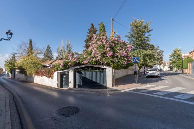 Chalet de 4 habitaciones en Ogíjares en venta con piscina garaje - 399.000 € (Ref: 9674922)