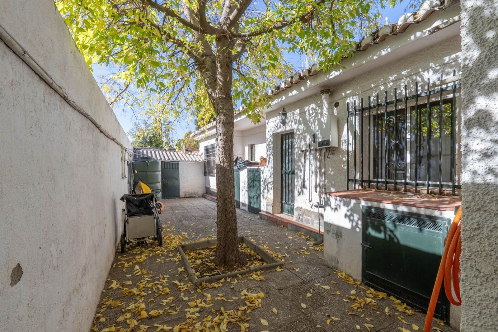 Chalet de 4 habitaciones en Ogíjares en venta con piscina garaje - 399.000 € (Ref: 9674922)