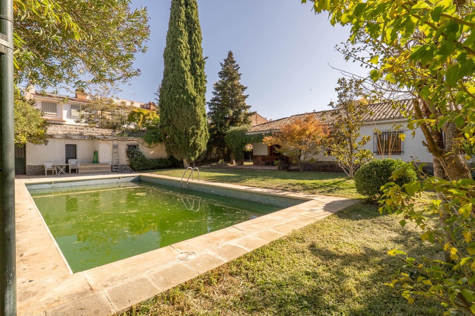 Chalet de 4 habitaciones en Ogíjares en venta con piscina garaje - 399.000 € (Ref: 9674922)