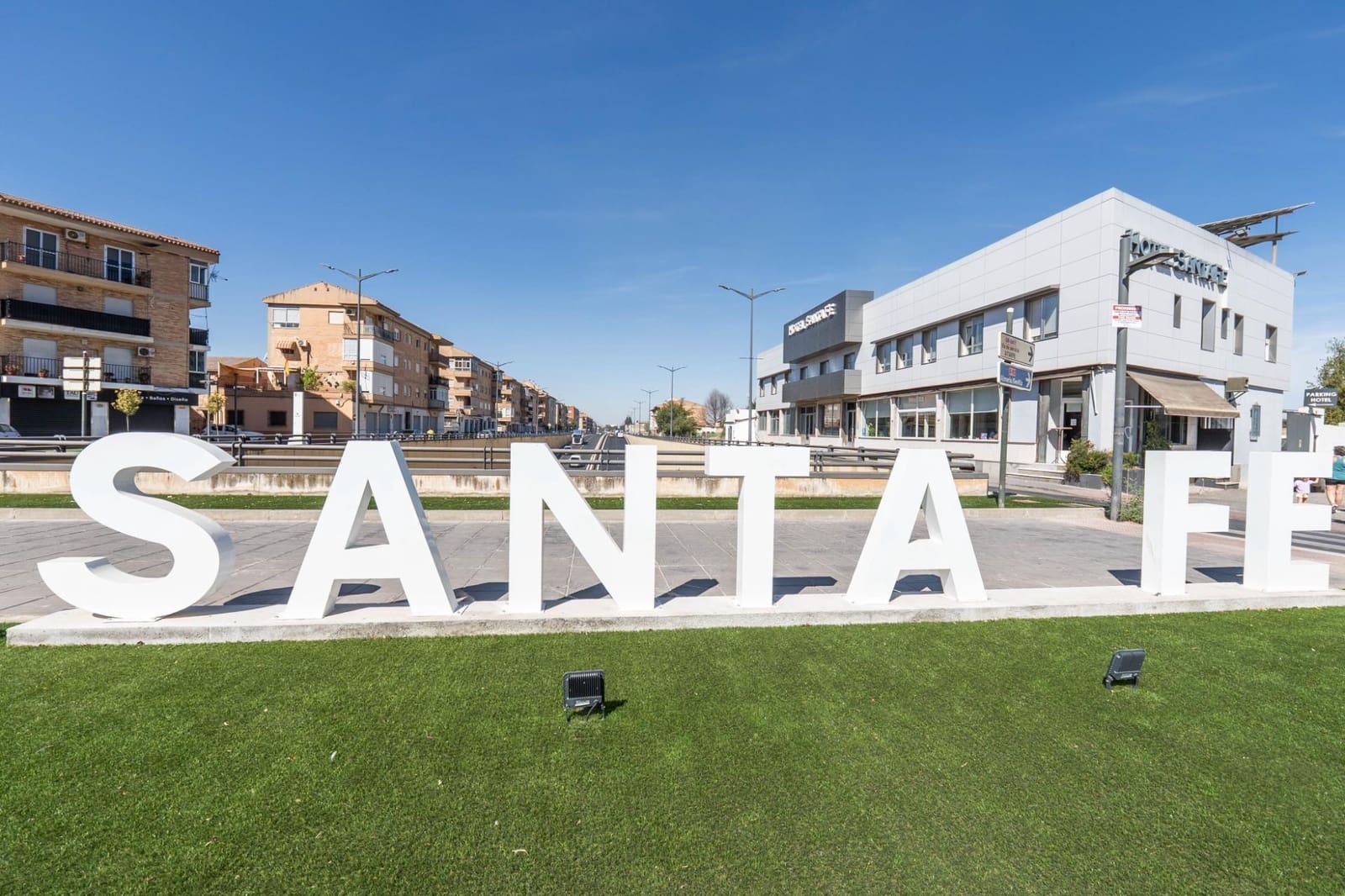 Adosado de 4 habitaciones en Santa Fe en venta con garaje - 220.000 € (Ref: 9674925)