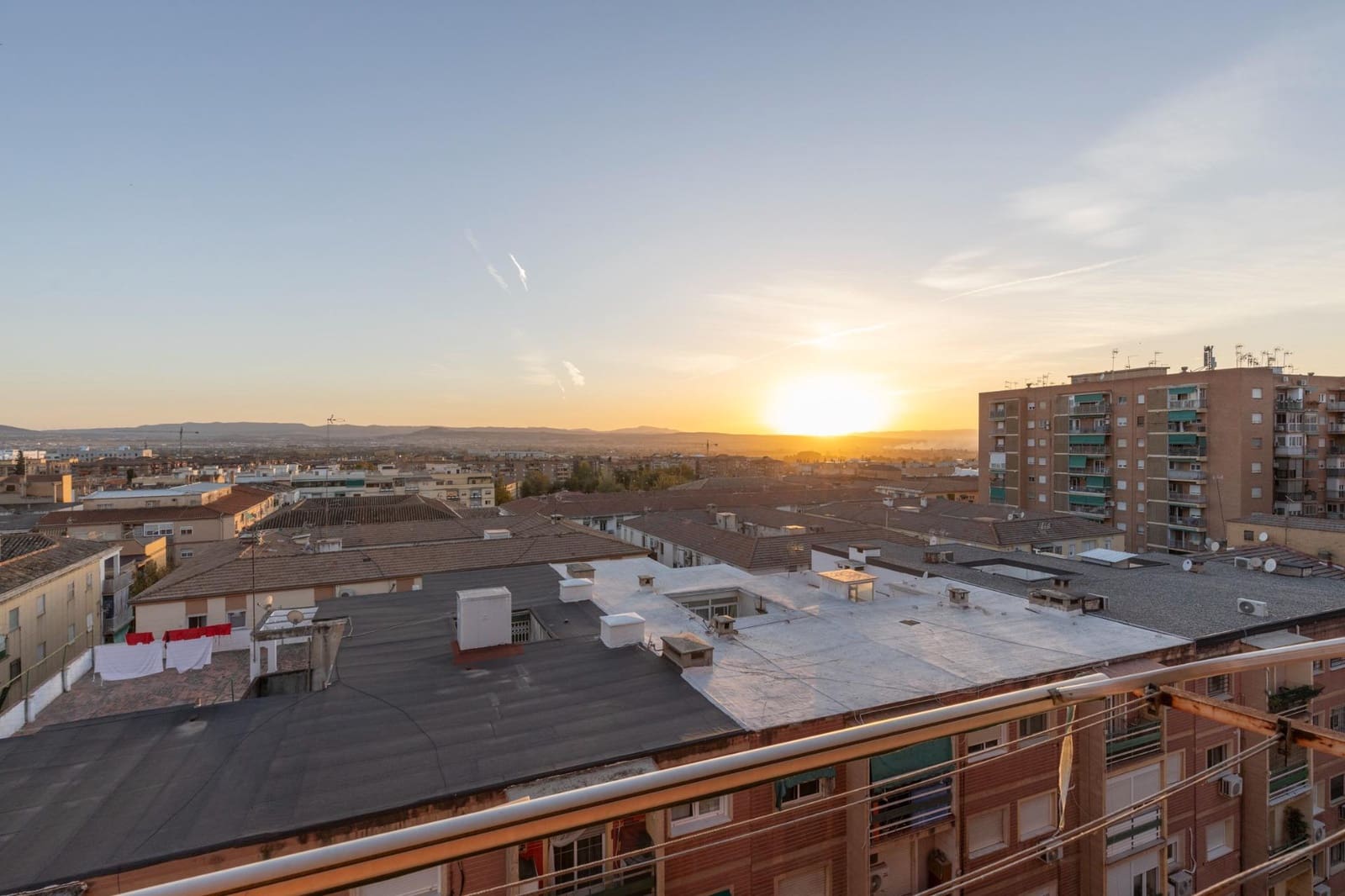 Piso de 3 habitaciones en Granada ciudad en venta con garaje - 230.000 € (Ref: 9674931)