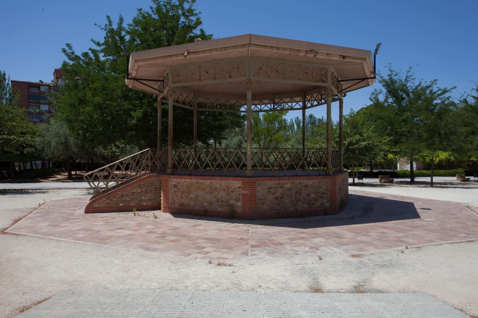 Piso de 3 habitaciones en Granada ciudad en venta con garaje - 230.000 € (Ref: 9674931)