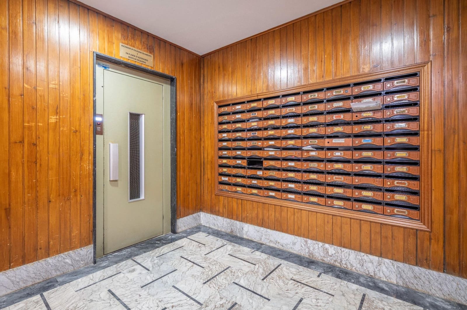 4 bedroom Flat for sale in Granada city with garage - € 528,000 (Ref: 9674932)