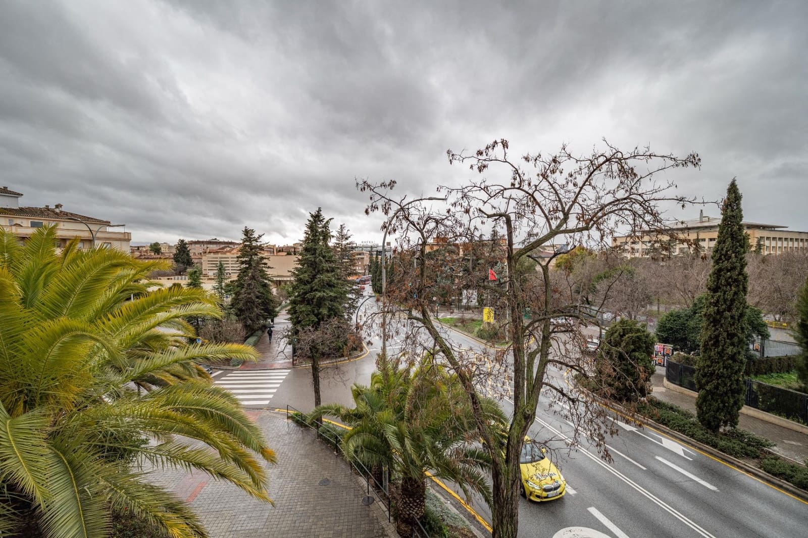 4 bedroom Flat for sale in Granada city with garage - € 528,000 (Ref: 9674932)