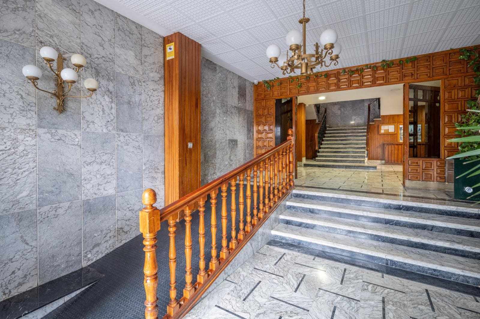 4 bedroom Flat for sale in Granada city with garage - € 528,000 (Ref: 9674932)