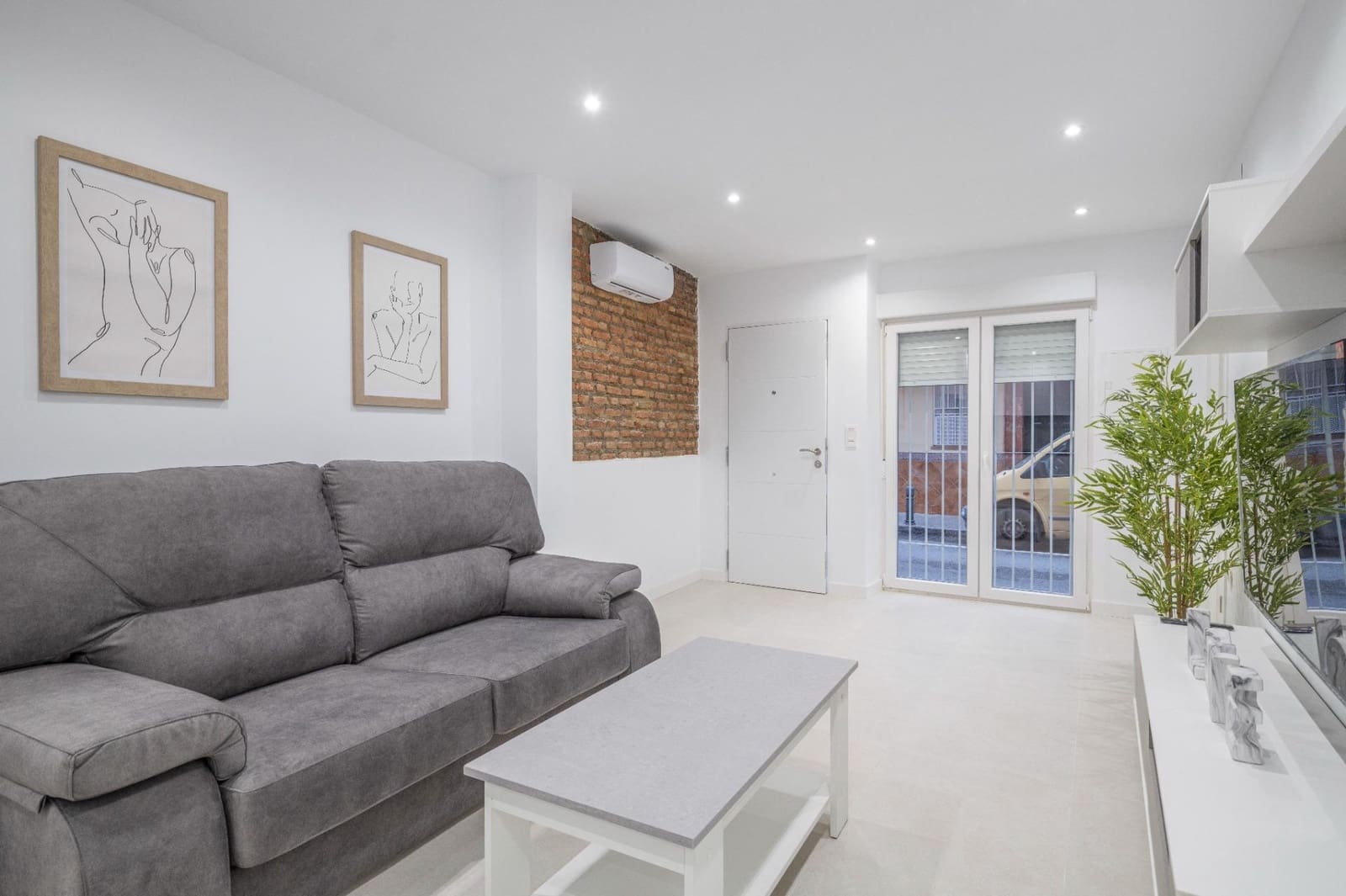 2 bedroom Flat for sale in Granada city - € 178,000 (Ref: 9674936)