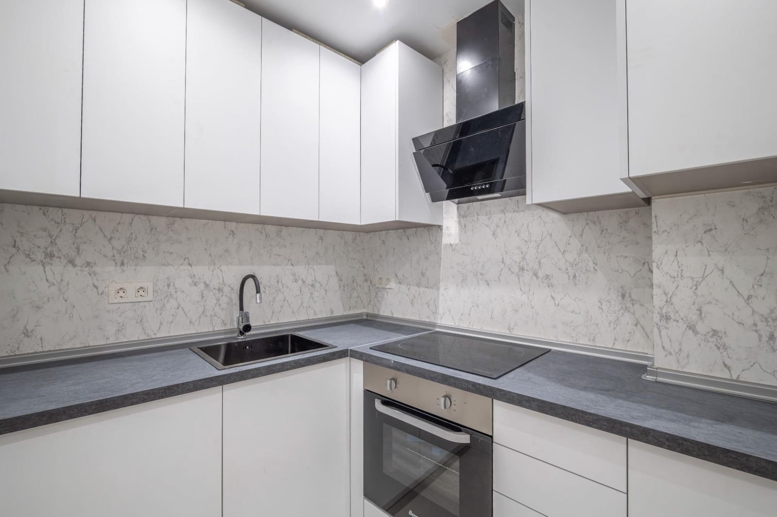 2 bedroom Flat for sale in Granada city - € 178,000 (Ref: 9674936)