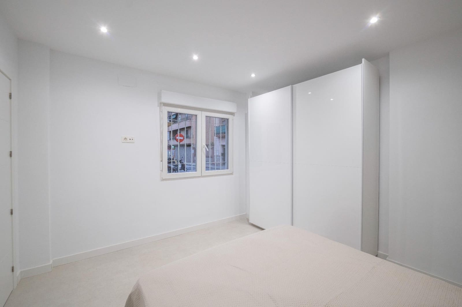 2 bedroom Flat for sale in Granada city - € 178,000 (Ref: 9674936)