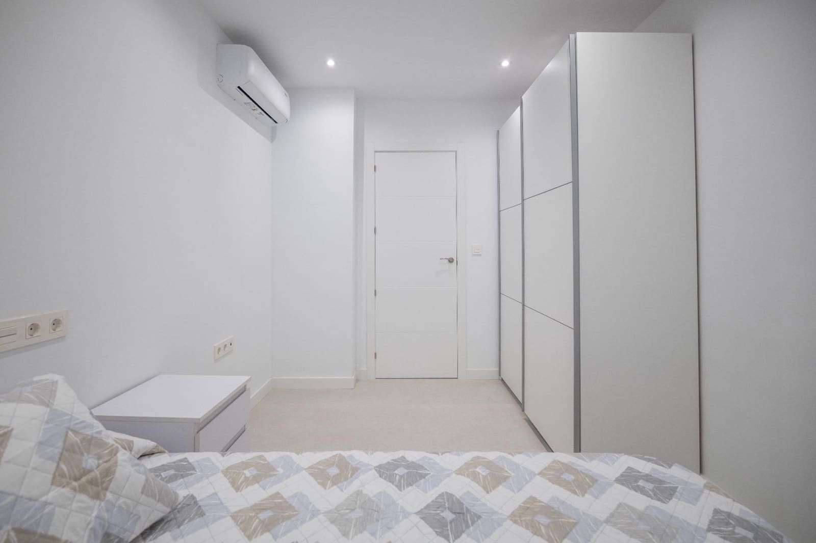 2 bedroom Flat for sale in Granada city - € 178,000 (Ref: 9674936)