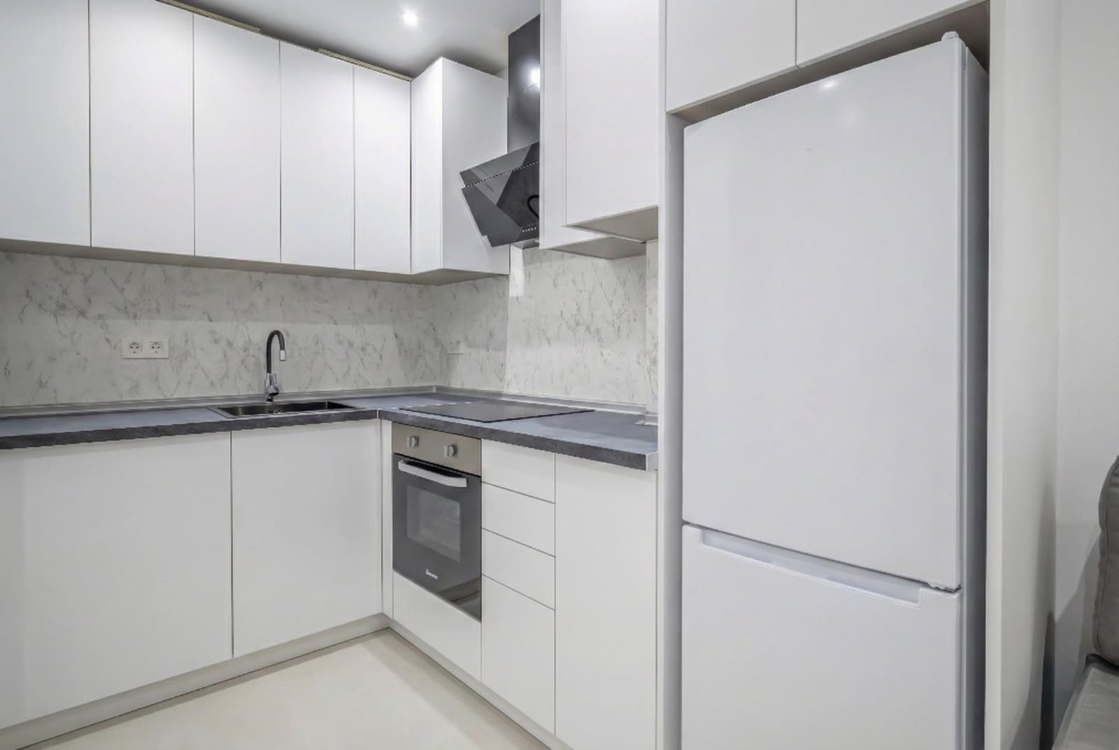 2 bedroom Flat for sale in Granada city - € 178,000 (Ref: 9674936)