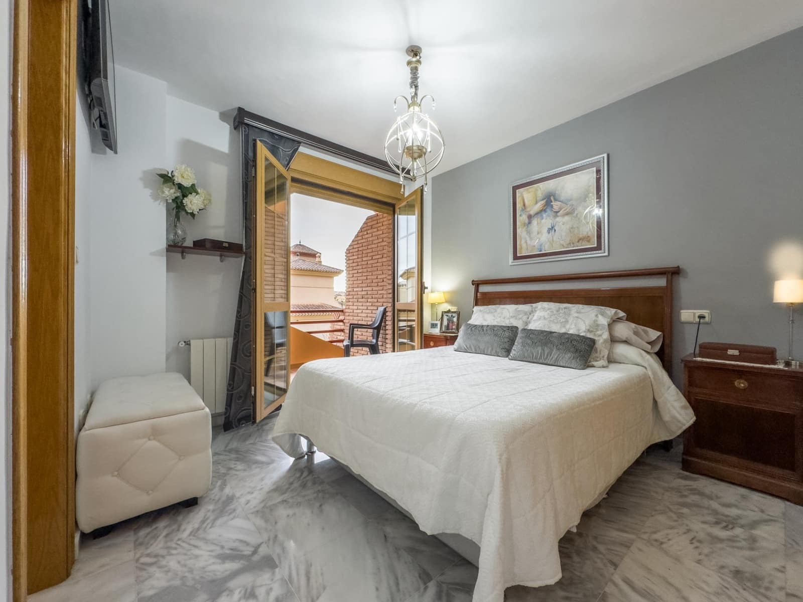 Pareado de 4 habitaciones en Las Gabias en venta con piscina garaje - 384.900 € (Ref: 9674937)