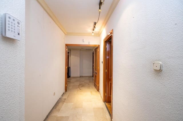 4 bedroom Flat for sale in Granada city - € 415,000 (Ref: 9674938)